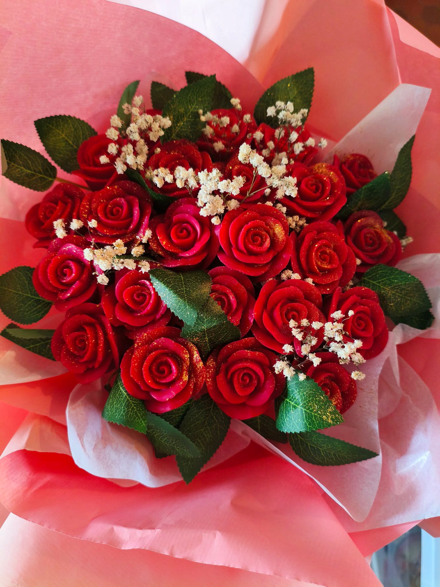 Bouquet de Fondants Parfumés Amour Infini – Roses Rouges Pailletées – Cire Végétale & Parfums de Grasse