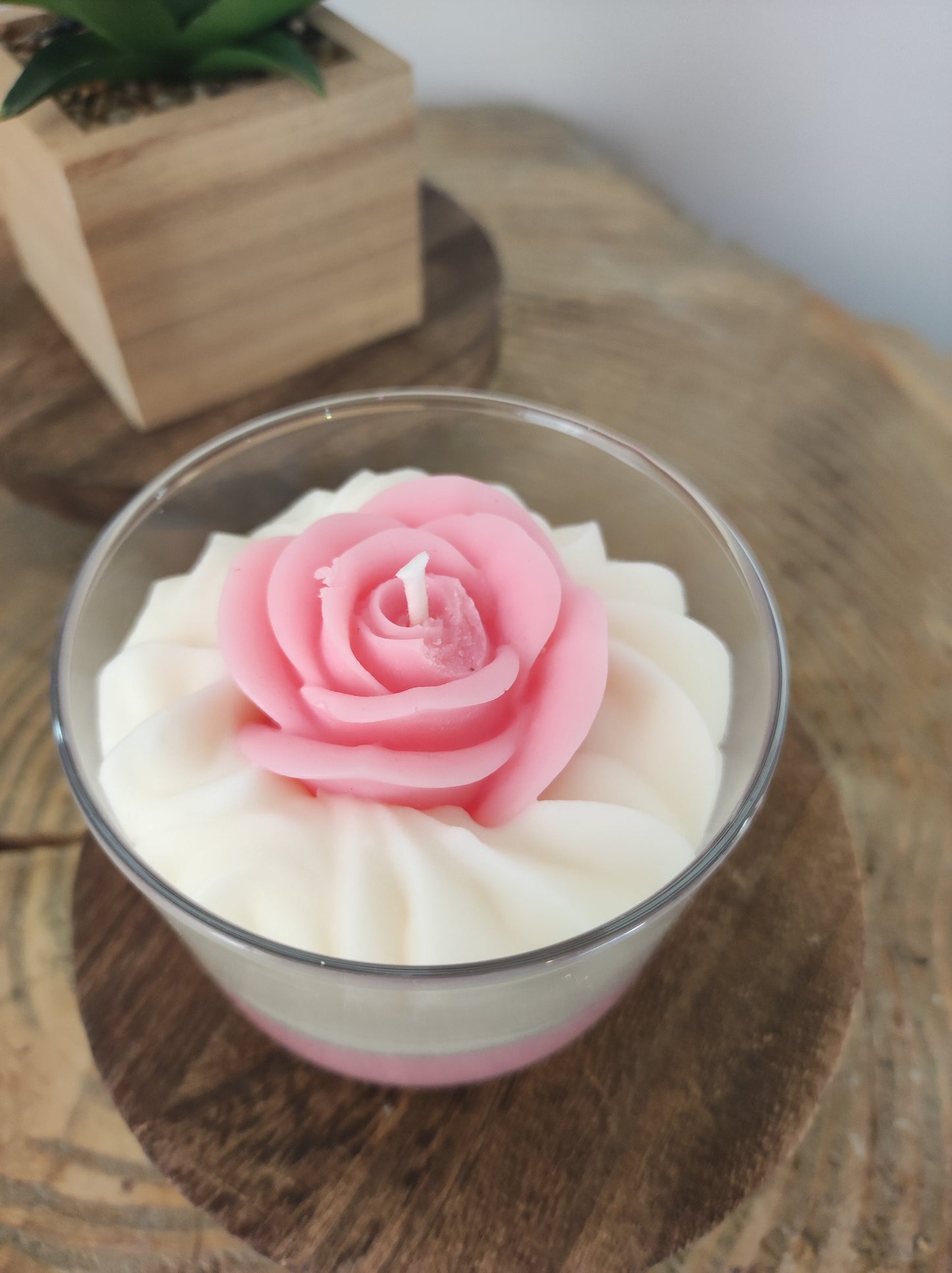 Bougie gourmande Rose Vanillée-Cire Naturelle & Parfum de Grasse Les Senteurs de Lilie