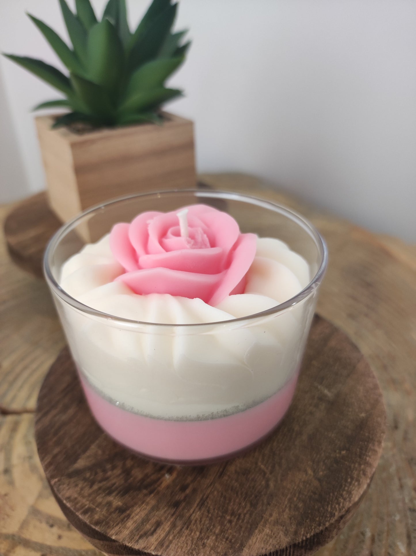 Bougie gourmande Rose Vanillée-Cire Naturelle & Parfum de Grasse Les Senteurs de Lilie